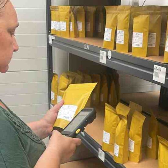 Hanka získává pracovní zkušenosti s vůní kávy