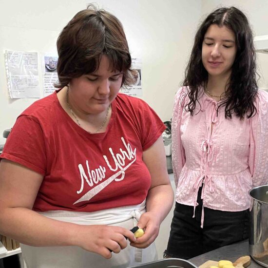 Míša získává cenné kuchařské zkušenosti